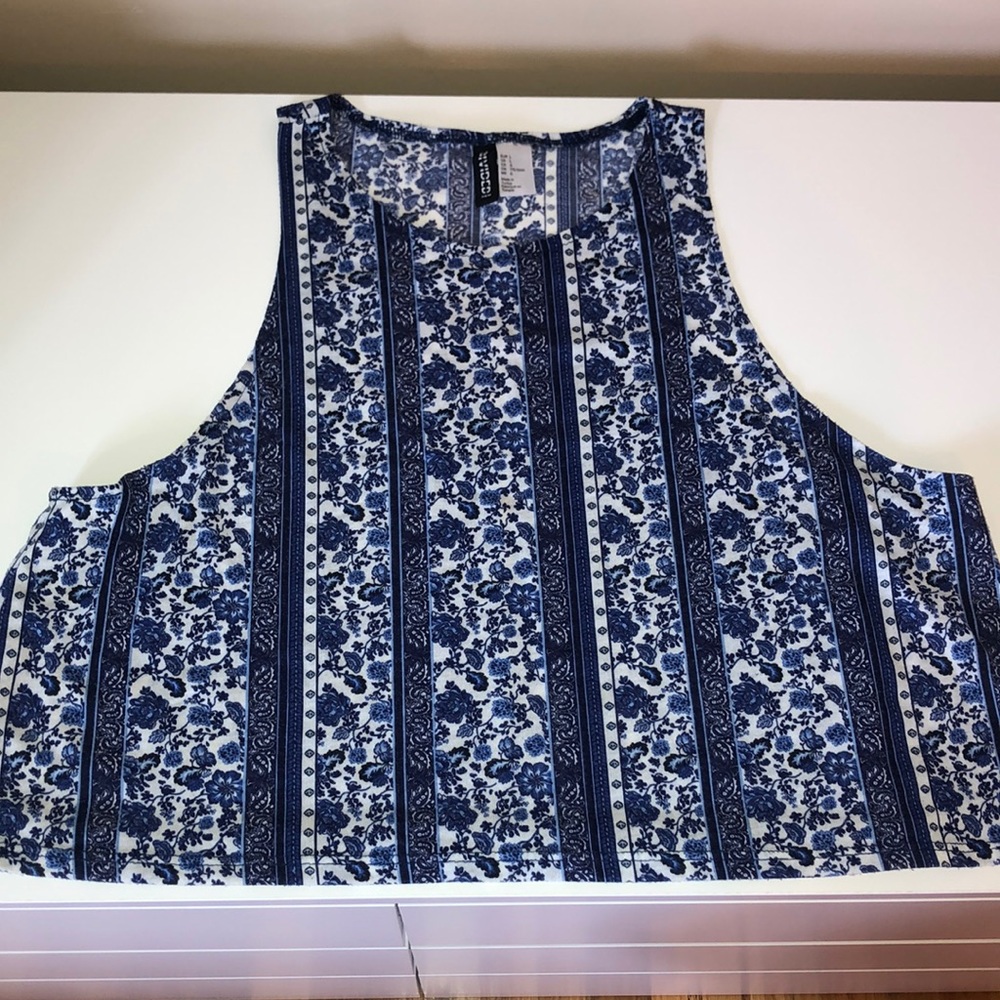 Divided Flowy Crop Top